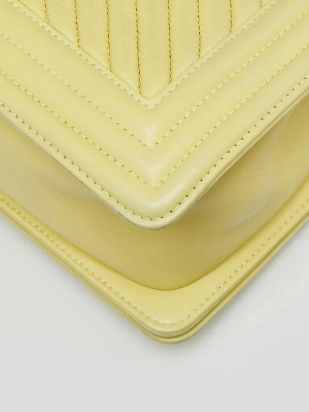 Chanel Light Green Chevron Quilted Lambskin Leather Medium Boy Flap Bag - Picture 4 of 9
